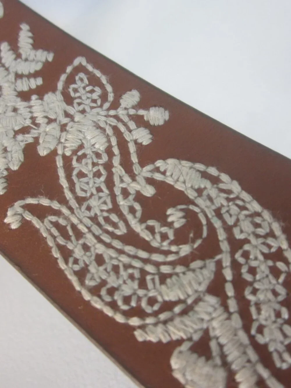 NEW Lucky Brand Women M Brown Ivory Embroidered Paisley Leather Belt 33